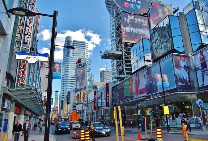 Downtown Toronto street scene — Ontario CRA benefit payments